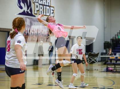 Thumbnail 1 in JV: Juan Diego Catholic @ Summit Academy photogallery.