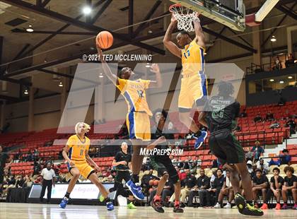 Thumbnail 2 in De La Salle vs. Fort Bend Hightower (King Cotton Classic) photogallery.