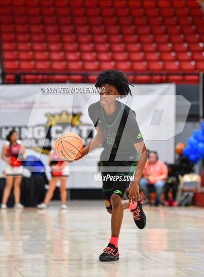 Thumbnail 3 in De La Salle vs. Fort Bend Hightower (King Cotton Classic) photogallery.