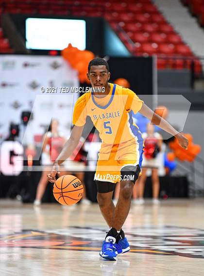 Thumbnail 3 in De La Salle vs. Fort Bend Hightower (King Cotton Classic) photogallery.