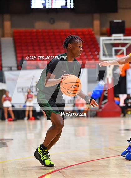 Thumbnail 1 in De La Salle vs. Fort Bend Hightower (King Cotton Classic) photogallery.