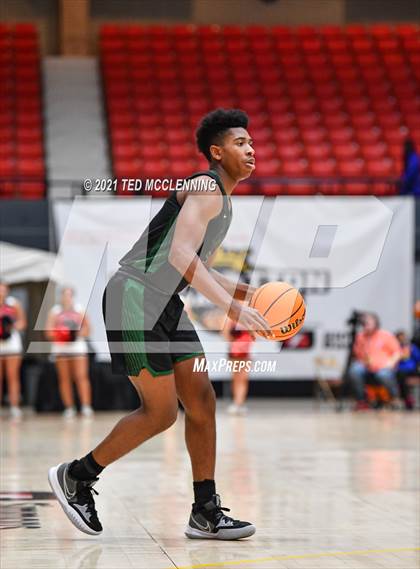 Thumbnail 2 in De La Salle vs. Fort Bend Hightower (King Cotton Classic) photogallery.