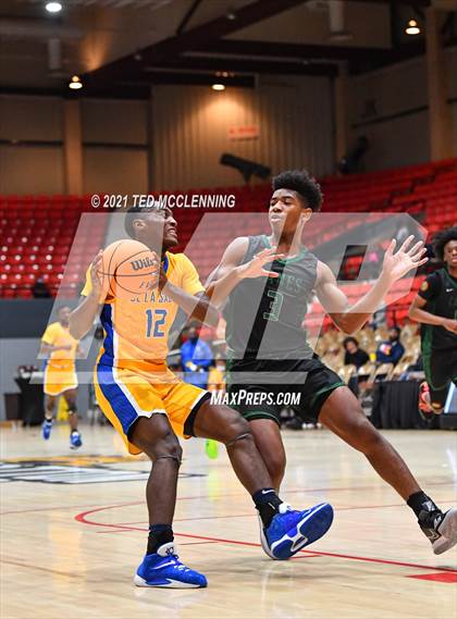 Thumbnail 1 in De La Salle vs. Fort Bend Hightower (King Cotton Classic) photogallery.
