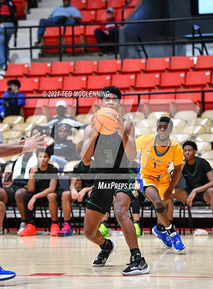 Thumbnail 1 in De La Salle vs. Fort Bend Hightower (King Cotton Classic) photogallery.