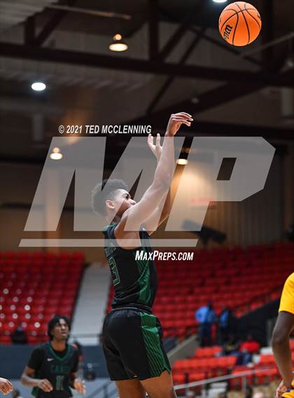 Thumbnail 2 in De La Salle vs. Fort Bend Hightower (King Cotton Classic) photogallery.