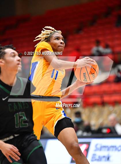 Thumbnail 2 in De La Salle vs. Fort Bend Hightower (King Cotton Classic) photogallery.