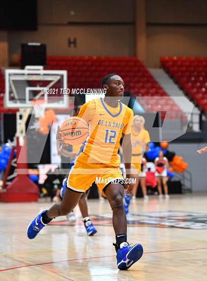 Thumbnail 2 in De La Salle vs. Fort Bend Hightower (King Cotton Classic) photogallery.