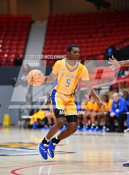 Thumbnail 1 in De La Salle vs. Fort Bend Hightower (King Cotton Classic) photogallery.