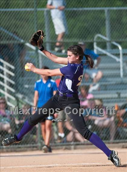 Thumbnail 3 in Clayton vs. Holly Springs (NCHSAA 4A East Regional Final) photogallery.