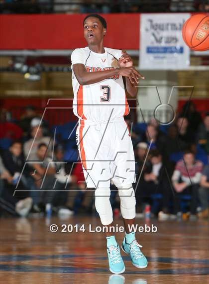 Thumbnail 1 in Archbishop Stepinac vs Spring Valley (Slam Dunk Tournament) photogallery.