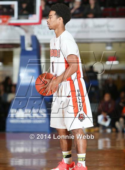 Thumbnail 3 in Archbishop Stepinac vs Spring Valley (Slam Dunk Tournament) photogallery.