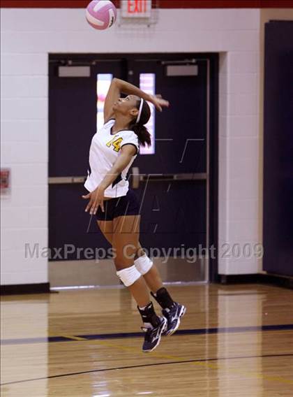 Thumbnail 1 in Clark vs. Stony Point (Pearland Volleyball Classic) photogallery.