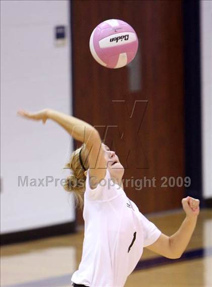 Thumbnail 1 in Clark vs. Stony Point (Pearland Volleyball Classic) photogallery.