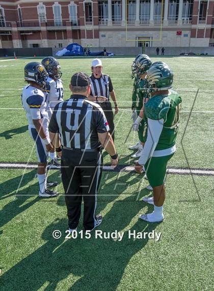 Thumbnail 2 in Nimitz vs. Cypress Falls (UIL 6A D1 Bi-District Playoff) photogallery.