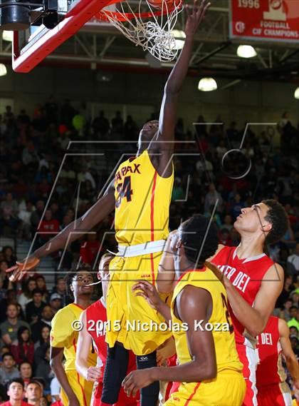 Thumbnail 2 in Fairfax vs. Mater Dei (Nike Extravaganza) photogallery.