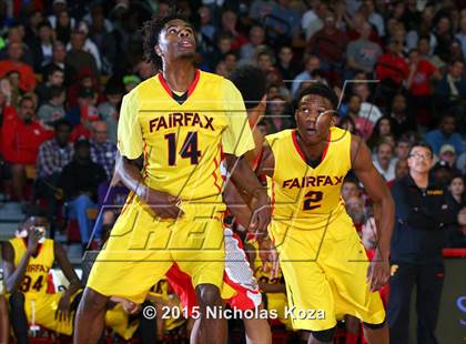Thumbnail 2 in Fairfax vs. Mater Dei (Nike Extravaganza) photogallery.