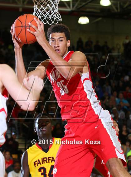 Thumbnail 2 in Fairfax vs. Mater Dei (Nike Extravaganza) photogallery.