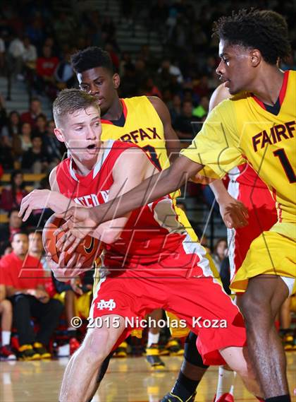 Thumbnail 3 in Fairfax vs. Mater Dei (Nike Extravaganza) photogallery.