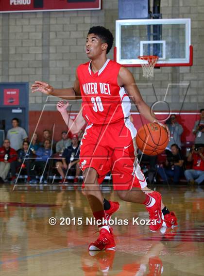 Thumbnail 3 in Fairfax vs. Mater Dei (Nike Extravaganza) photogallery.