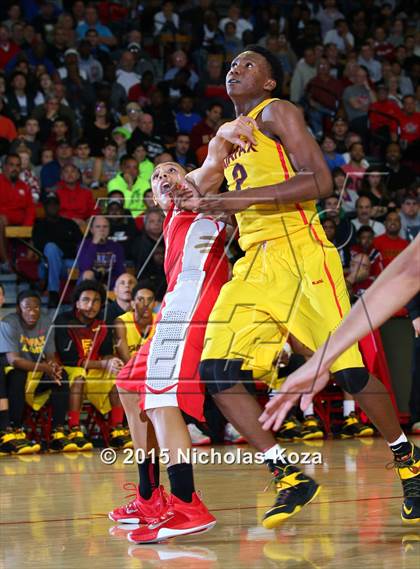 Thumbnail 3 in Fairfax vs. Mater Dei (Nike Extravaganza) photogallery.