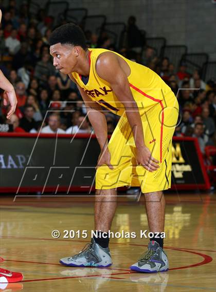 Thumbnail 3 in Fairfax vs. Mater Dei (Nike Extravaganza) photogallery.