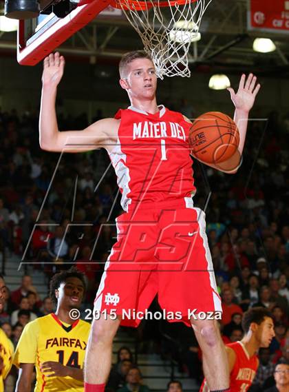 Thumbnail 2 in Fairfax vs. Mater Dei (Nike Extravaganza) photogallery.