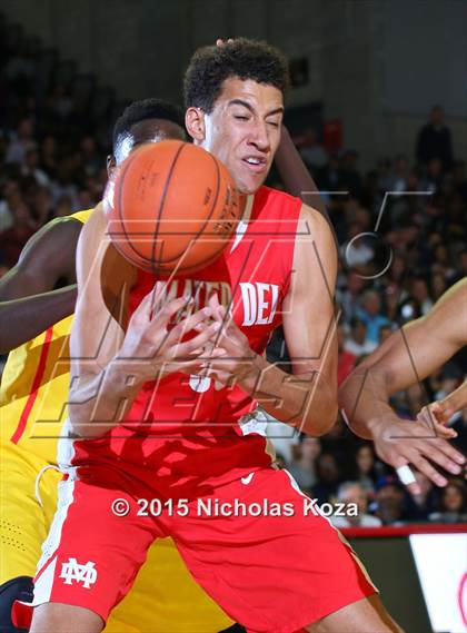 Thumbnail 1 in Fairfax vs. Mater Dei (Nike Extravaganza) photogallery.