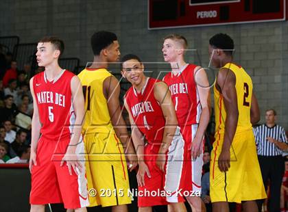 Thumbnail 3 in Fairfax vs. Mater Dei (Nike Extravaganza) photogallery.