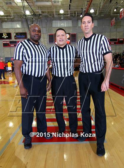 Thumbnail 2 in Fairfax vs. Mater Dei (Nike Extravaganza) photogallery.