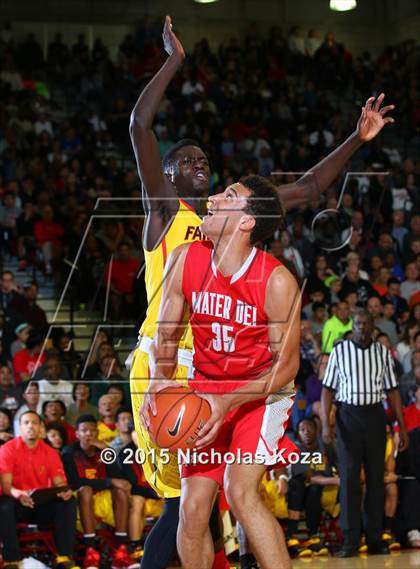 Thumbnail 3 in Fairfax vs. Mater Dei (Nike Extravaganza) photogallery.