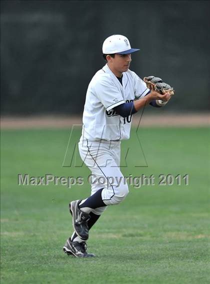 Thumbnail 2 in Valley Christian vs. Chatsworth (Hard 9 National Classic) photogallery.