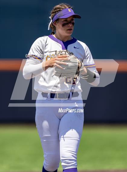 Thumbnail 1 in Salinas vs. Monterey (CIF CCS Division 2 Final) photogallery.