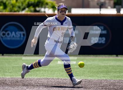 Thumbnail 2 in Salinas vs. Monterey (CIF CCS Division 2 Final) photogallery.