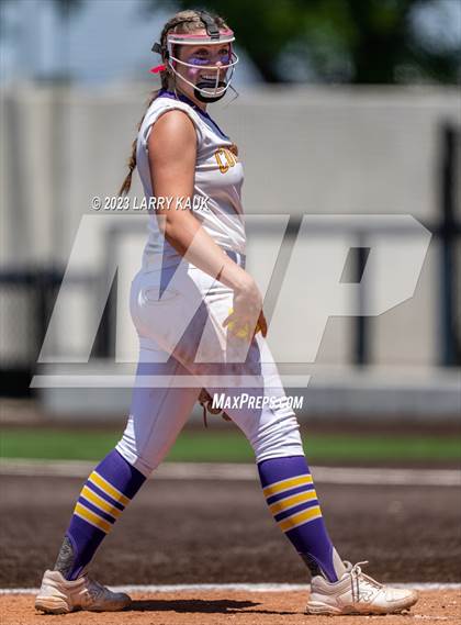 Thumbnail 1 in Salinas vs. Monterey (CIF CCS Division 2 Final) photogallery.