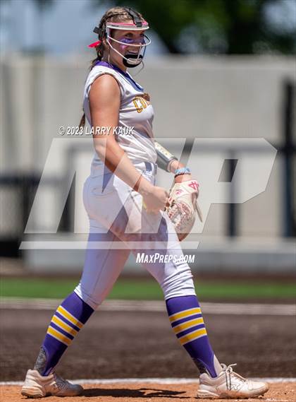 Thumbnail 2 in Salinas vs. Monterey (CIF CCS Division 2 Final) photogallery.