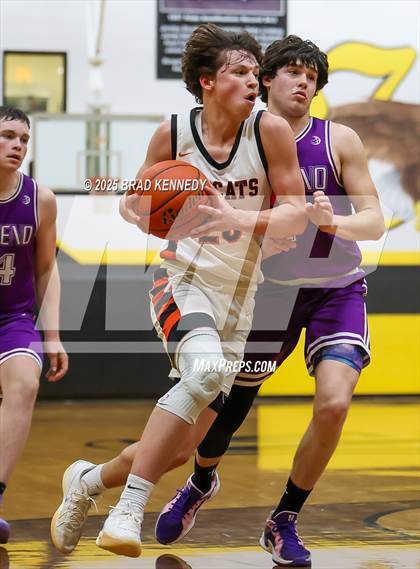 Thumbnail 3 in Gary vs. Chireno (UIL 2A Division II Basketball Bi-District Playoff) photogallery.