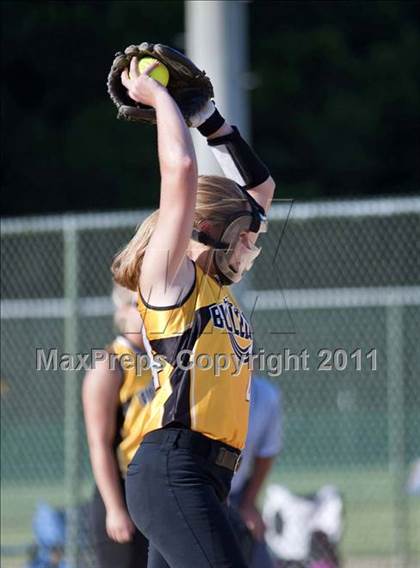 Thumbnail 3 in East Surry vs. Murphy (NCHSAA 1A Semifinal) photogallery.