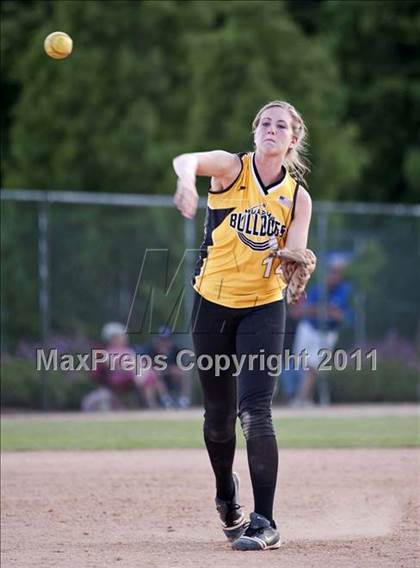 Thumbnail 3 in East Surry vs. Murphy (NCHSAA 1A Semifinal) photogallery.