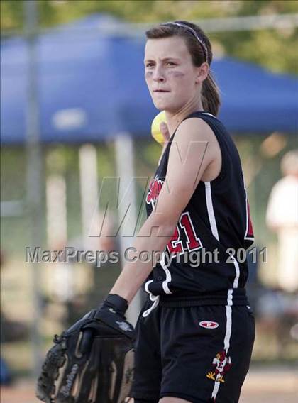 Thumbnail 2 in East Surry vs. Murphy (NCHSAA 1A Semifinal) photogallery.