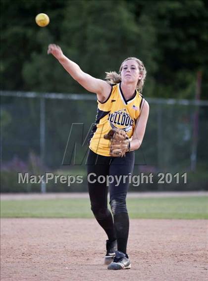 Thumbnail 2 in East Surry vs. Murphy (NCHSAA 1A Semifinal) photogallery.