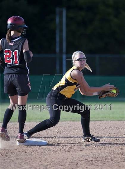 Thumbnail 3 in East Surry vs. Murphy (NCHSAA 1A Semifinal) photogallery.