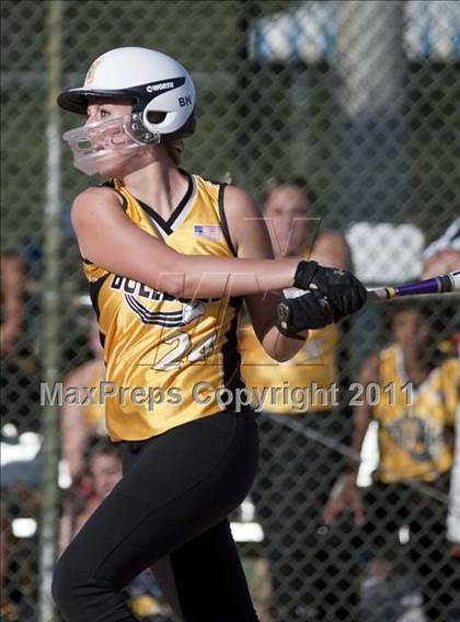 Thumbnail 2 in East Surry vs. Murphy (NCHSAA 1A Semifinal) photogallery.