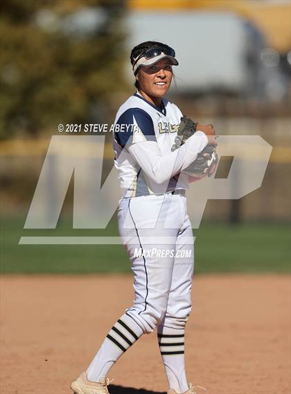 Thumbnail 2 in Broomfield vs. Legacy (CHSAA 5A 1st Round Playoff) photogallery.