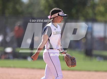 Thumbnail 2 in Broomfield vs. Legacy (CHSAA 5A 1st Round Playoff) photogallery.