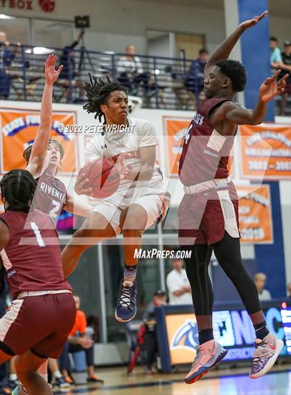 Thumbnail 3 in Riverview vs Bradenton Christian School photogallery.