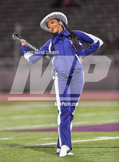 Thumbnail 3 in Longview vs. Lone Star (UIL 5A D1 Area Playoff) photogallery.
