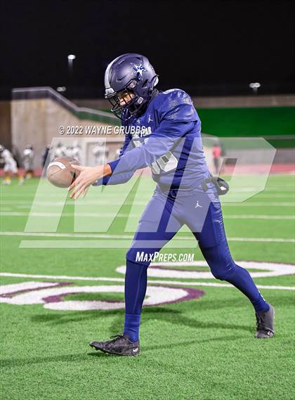 Thumbnail 2 in Longview vs. Lone Star (UIL 5A D1 Area Playoff) photogallery.