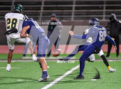 Thumbnail 3 in Longview vs. Lone Star (UIL 5A D1 Area Playoff) photogallery.