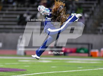 Thumbnail 3 in Longview vs. Lone Star (UIL 5A D1 Area Playoff) photogallery.