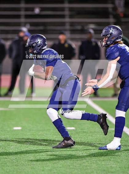 Thumbnail 3 in Longview vs. Lone Star (UIL 5A D1 Area Playoff) photogallery.